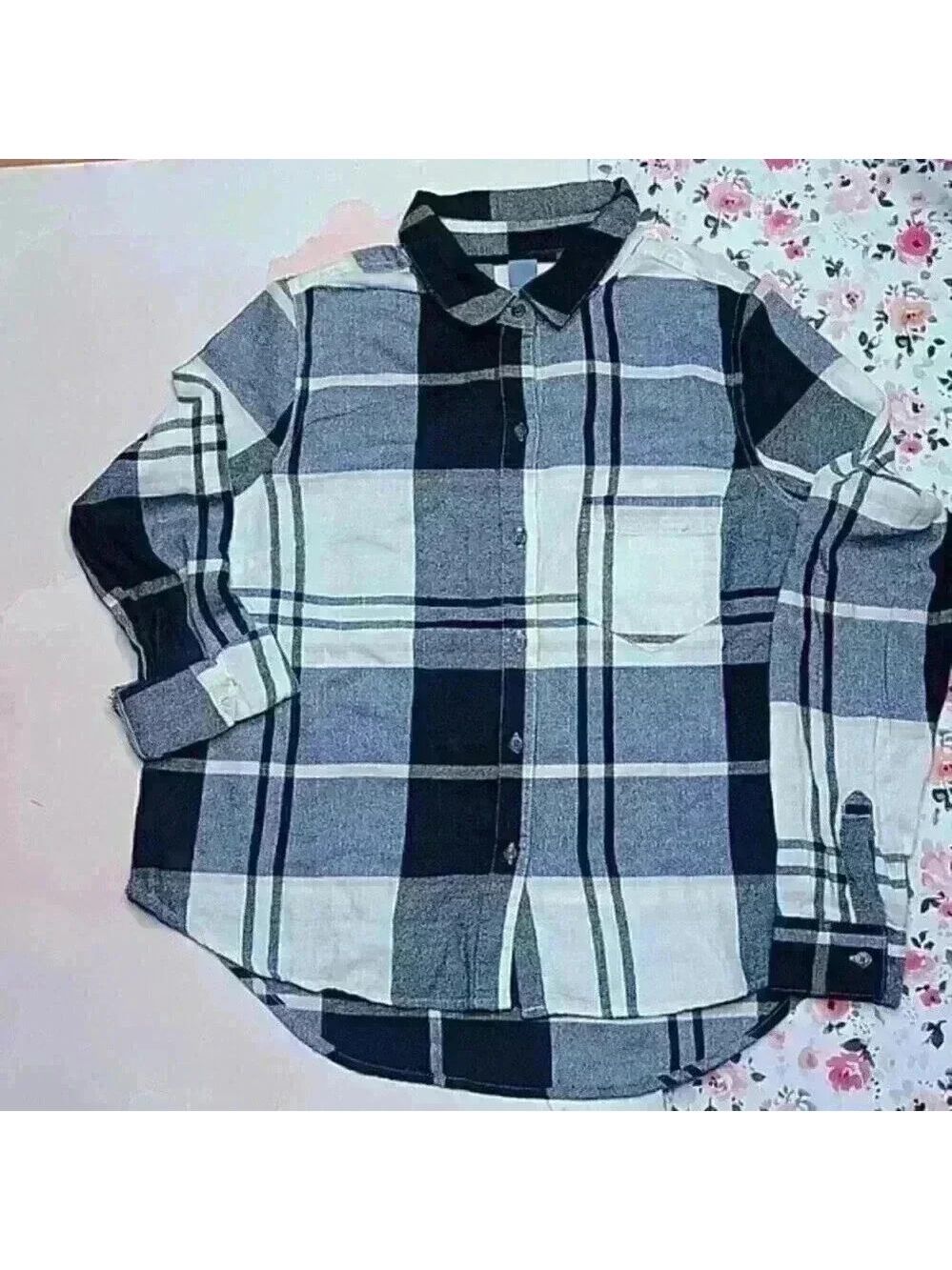 Old Navy Plaid Cropped Button Down